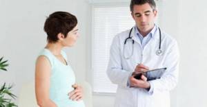 При таком диагнозе беременной обязательно надо проконсультироваться у уролога или нефролога.