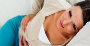 Боль в правом яичнике у женщин. Причины, симптомы и лечение