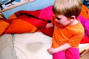 Энурез (недержание мочи) у детей: как избежать «мокрых штанишек»?