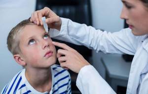 Глазные капли “Тобрекс”: инструкция по применению для новорожденных и детей от года, аналоги препарата