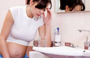 Как быстро и без вреда для здоровья избавиться от изжоги при беременности в третьем триместре?