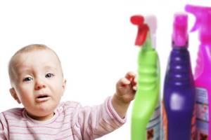 Как быстро остановить рвоту у ребенка в домашних условиях: первая помощь при отравлении