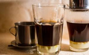 Алкоголь в кофе можно заменить сиропом