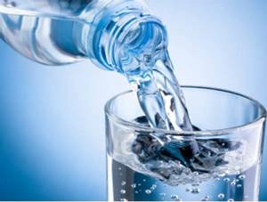 Пейте много простой, чистой воды