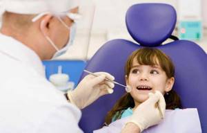 Осложнения зубных болезней у детей и появление гнилостного запаха