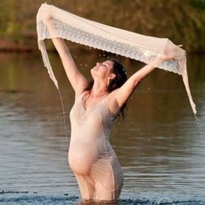беременная в озере