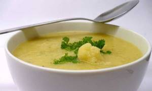 Полезной пищей при пиелонефрите и цистите являются нежирные супы и каши