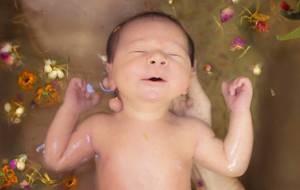 Потница у детей (фото): как выглядит и чем лечить потничку у новорожденных в домашних условиях, симптомы и профилактика