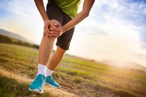 Причины болей в суставах ног и эффективные методы лечения