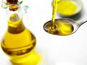 Применение касторового масло при запорах: польза и вред