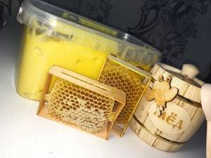 Покупать только натуральный мед с пасеки