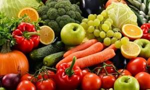 Ежедневное употребление овощей и фруктов, богатых клетчаткой, поможет больному при грыже белой линии живота