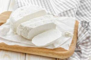 Сыр при панкреатите: можно ли есть, какие виды разрешены а какие нет