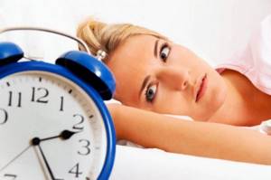 Слабость после обеда: почему после еды хочется спать