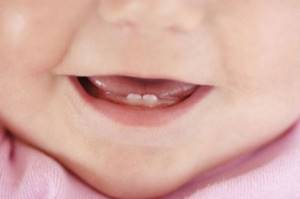 Прорезывание зубов у малыша